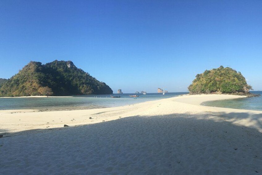 separate sea, we can walk cross to chicken island 3