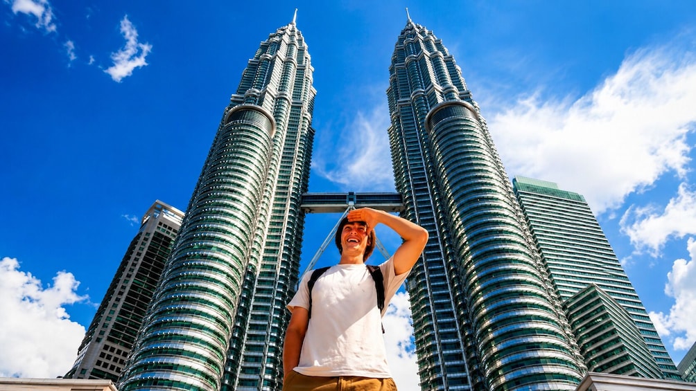 Private Kuala Lumpur Tour with Petronas & Batu Caves 2