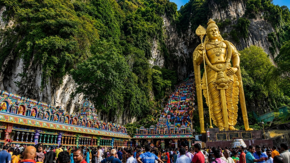 Private Kuala Lumpur Tour with Petronas & Batu Caves 5