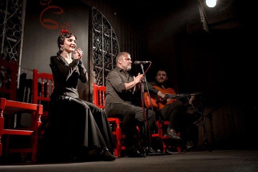 Madrid: Local Flamenco Show at El Cortijo 2