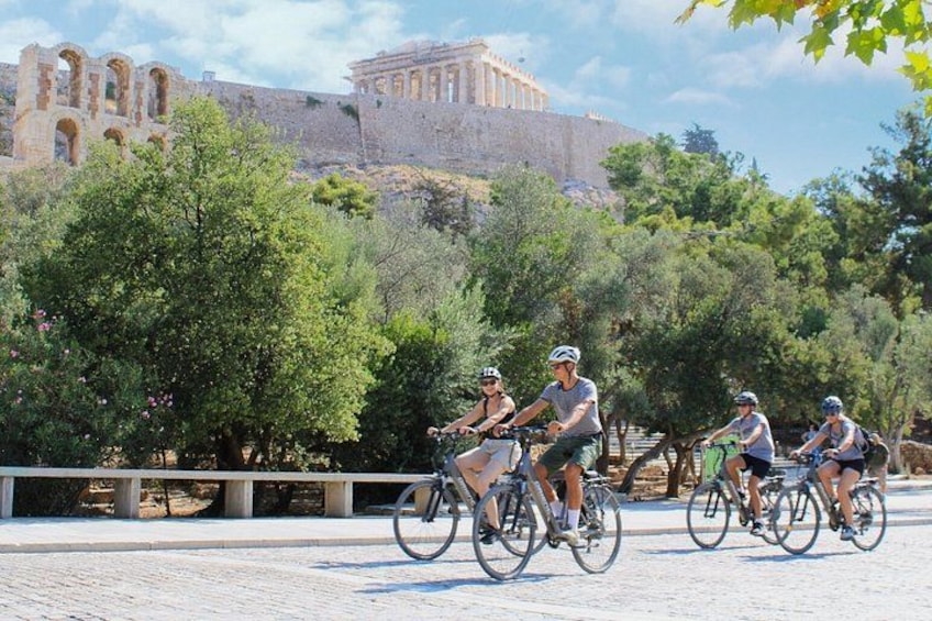 Athens Scenic Bike Tour with Regular or Electric Bike + Acropolis 2