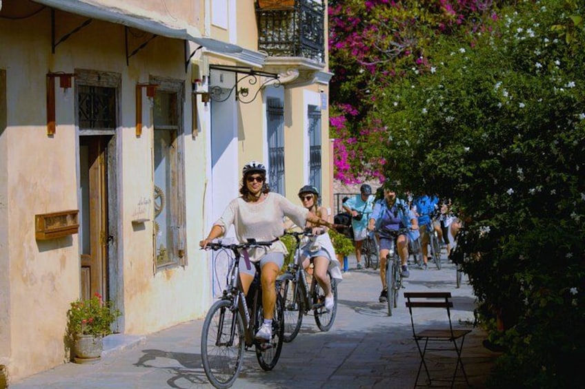 Athens Scenic Bike Tour with Regular or Electric Bike + Acropolis 4