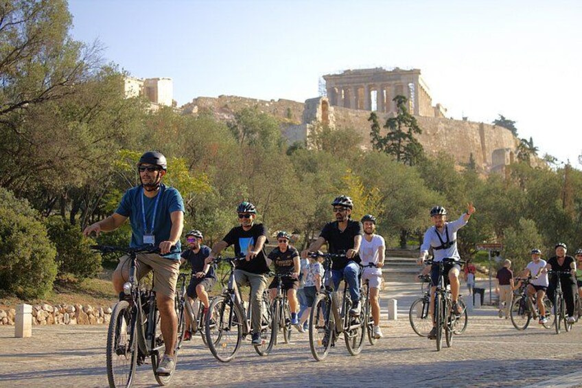 Athens Scenic Bike Tour with Regular or Electric Bike + Acropolis 2