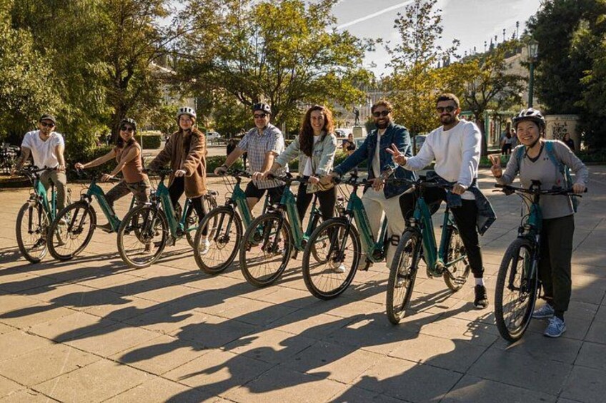 Athens Scenic Bike Tour with Regular or Electric Bike + Acropolis 2