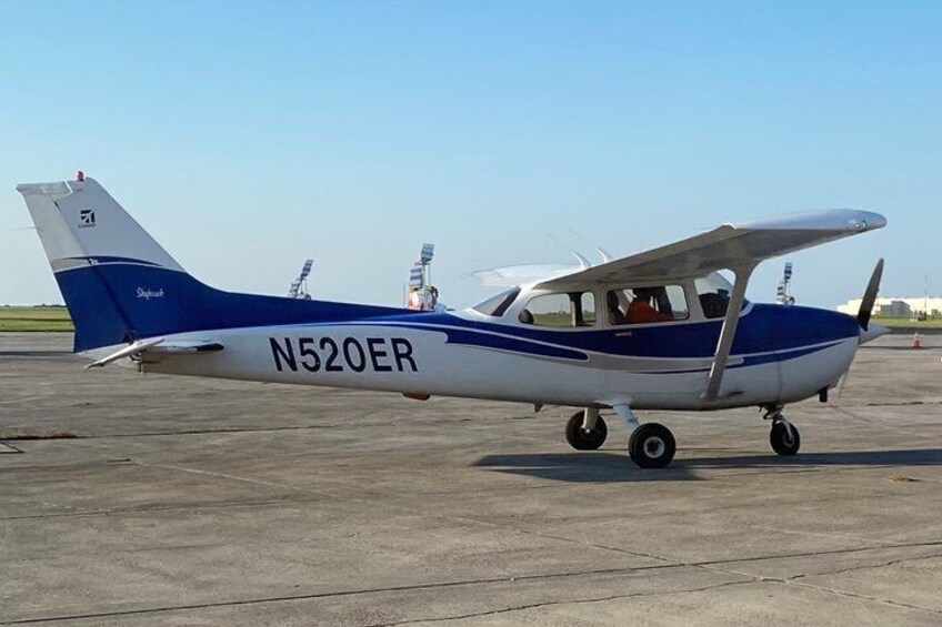 Fly a Plane in New Orleans: No Experience or License Required 4