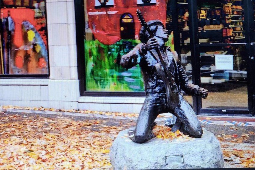 jimmy Hendrix Statue 3