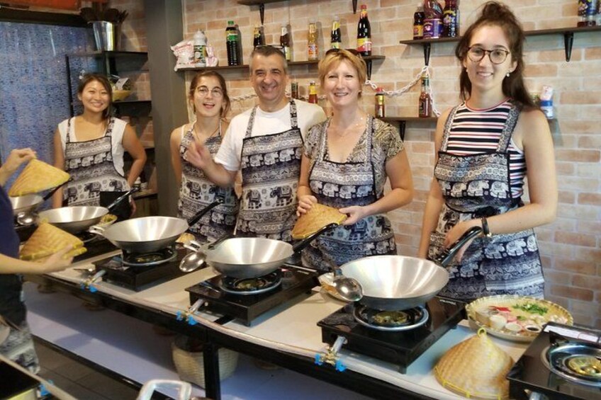 Afternoon class at Tingly Thai cooking school 2
