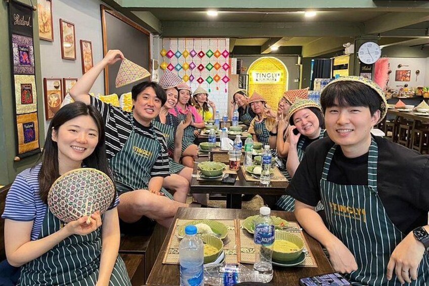 Afternoon class at Tingly Thai cooking school 4