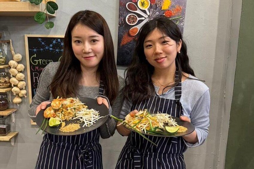 Afternoon class at Tingly Thai cooking school 1