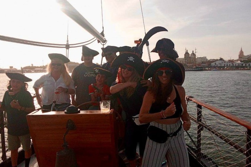 Luxury Cartagena Sunset Pirate ship Adventure, Cannon Show&Drinks 2