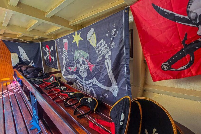 Luxury Cartagena Sunset Pirate ship Adventure, Cannon Show&Drinks 2