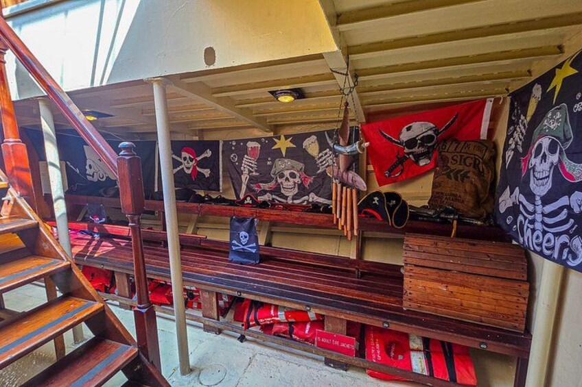 Luxury Cartagena Sunset Pirate ship Adventure, Cannon Show&Drinks 3