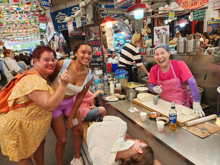Full Day-Essential Seoul & Gourmet Tour(Inc. Lunch and Dinner) 2