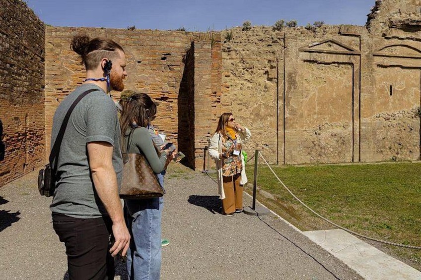 Pompeii Tour & Lunch with Wine Tasting Experience 2