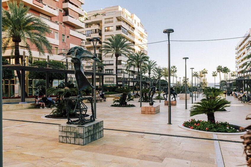 Dalli's Scultures in Avda del Mar 3