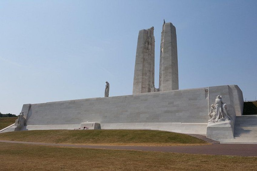 Vimy and Flanders Fields Canadian Battlefield Tour from Lille 1
