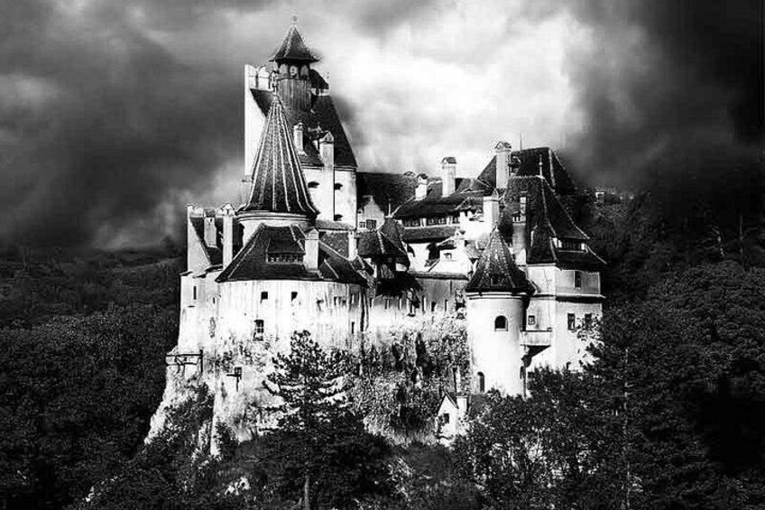 Dracula's Castle, Peles Castle and old town Brasov from Bucharest 3