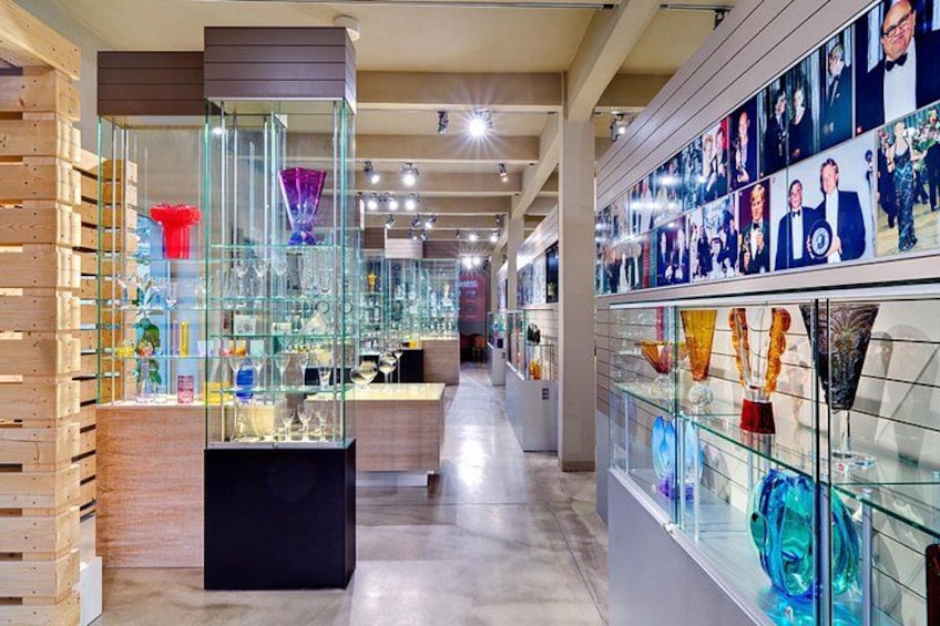 Browse souvenirs at the Moser factory 4