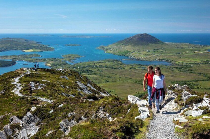 Connemara & Connemara National Park day tour from Galway. Guided. 1