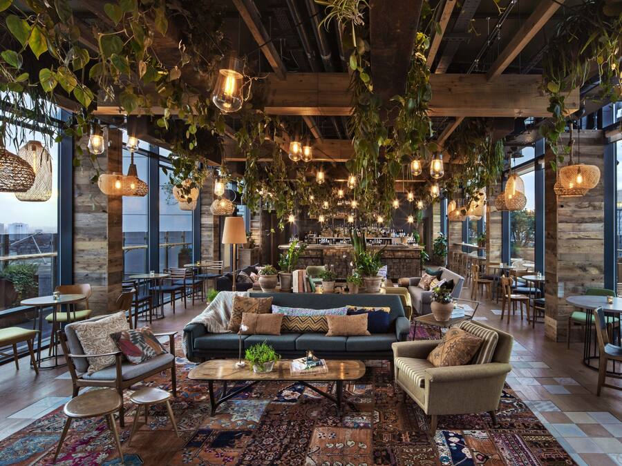 Bar på tagterrassen, udendørs servering, åben hver dag