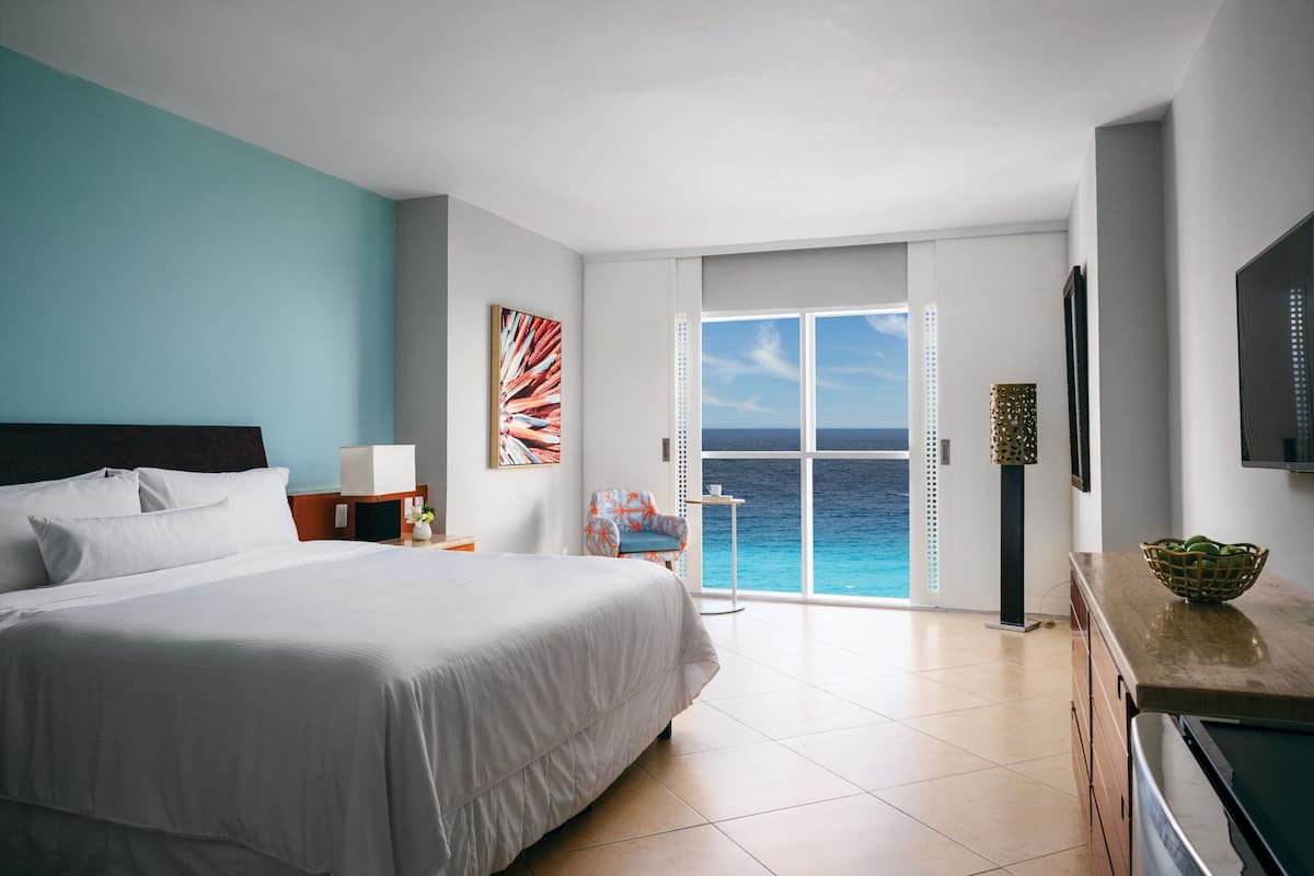 Room, 1 King Bed, Non Smoking, Ocean View | Pillowtop beds, in-room safe, desk, iron/ironing board