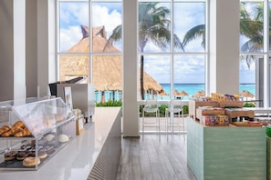 3 restaurants, breakfast served