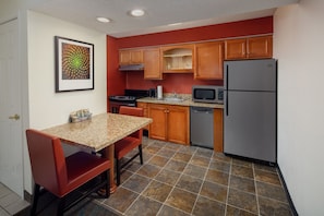 Egyptian cotton sheets, premium bedding, pillowtop beds, desk - Residence Inn By Marriott Binghamton (Vestal)