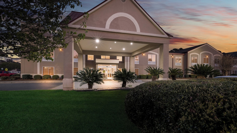 Red Roof Inn & Suites Albany, GA