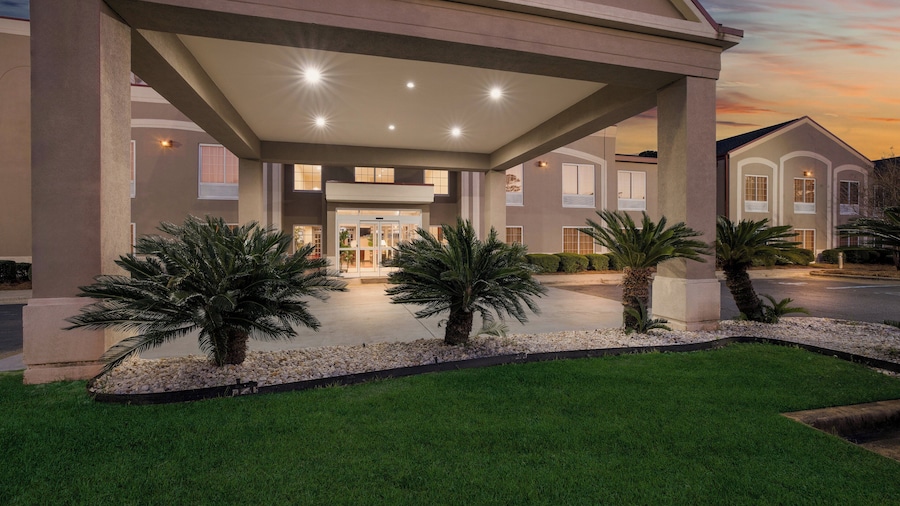 Red Roof Inn & Suites Albany, GA