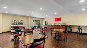 Sudah termasuk sarapan ala kontinental setiap hari