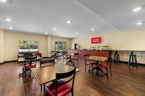 Free daily continental breakfast