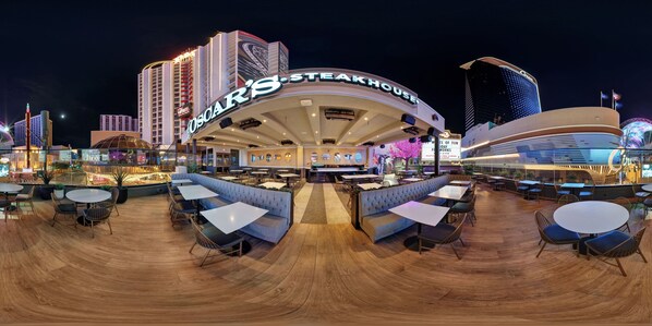 Dinner served  - Plaza Hotel & Casino (Las Vegas)