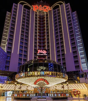 Hotel exterior and entrance at Plaza Hotel & Casino