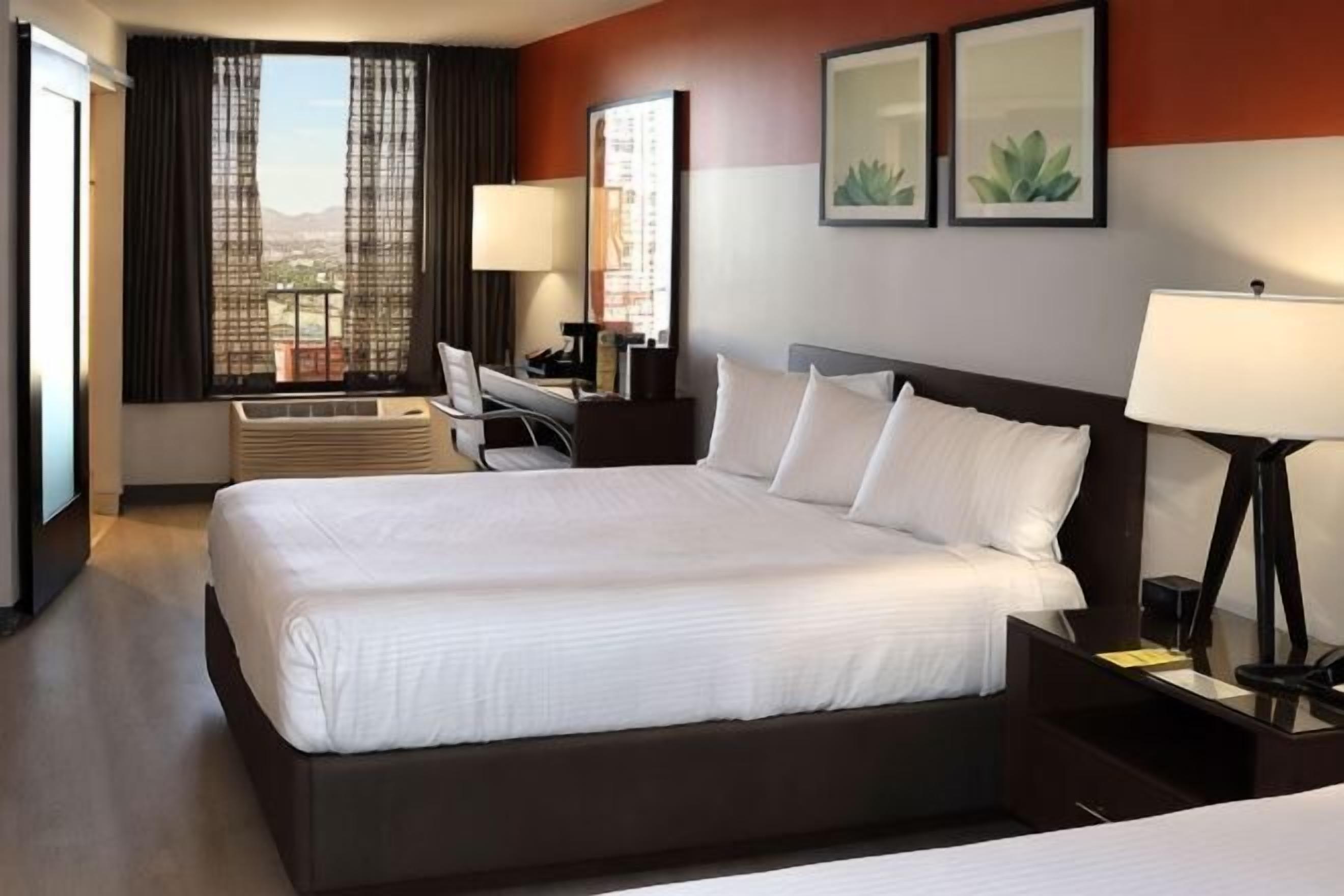 Premium bedding, in-room safe, desk, laptop workspace