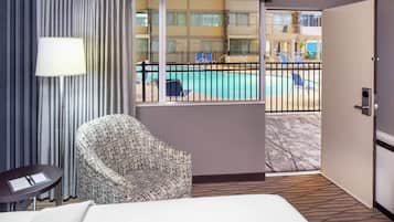 ๋ฃธ, ๋๋ธ์นจ๋ 2๊ฐ, ๊ธ์ฐ (Poolside) | ๊ฐ์ค ๋ด ๊ธ๊ณ , ์ฑ
์, ์๋ง ์ปคํผ, ๋ค๋ฆฌ๋ฏธ/๋ค๋ฆฌ๋ฏธํ