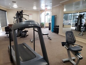 Fitness facility - Days Inn & Suites by Wyndham Clovis (Clovis)