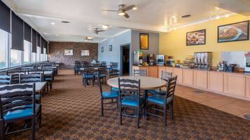 包含每日自助早餐