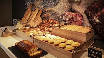 Daily buffet breakfast for a fee