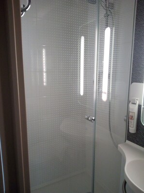 Standard Double Room, 1 Double Bed | Bathroom shower