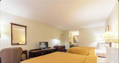 Eco Lodge Inn & Suites Bentonville near I 49