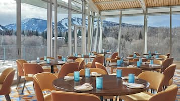 Breakfast, lunch and dinner served