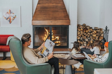Lobby lounge. Aspen Meadows Resort