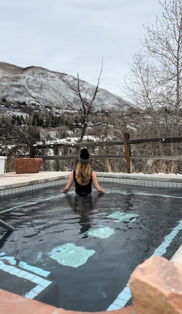 Outdoor spa tub. Aspen Meadows Resort