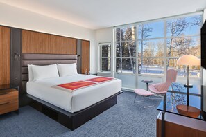 Premium bedding, in-room safe, desk, laptop workspace - Aspen Meadows Resort (Aspen)