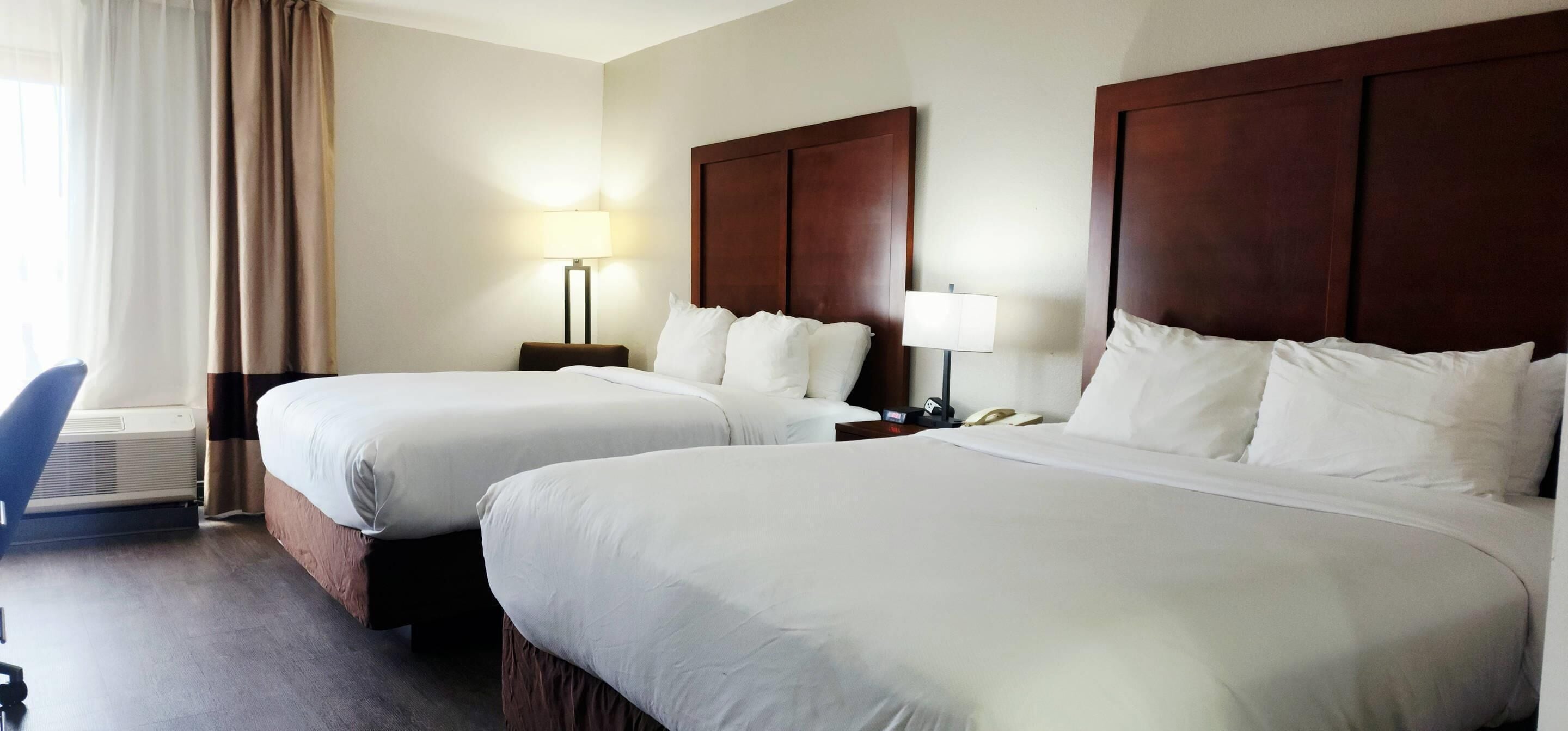 标准房, 2 张大床, 无烟房 | 高档床上用品、办公桌、熨斗/熨衣板、免费 WiFi