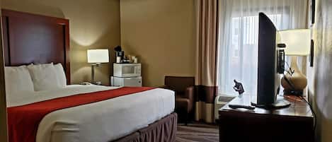 Chambre, 1 trÚs grand lit, accessible aux personnes à mobilité réduite, non-fumeur | Vue de la chambre
