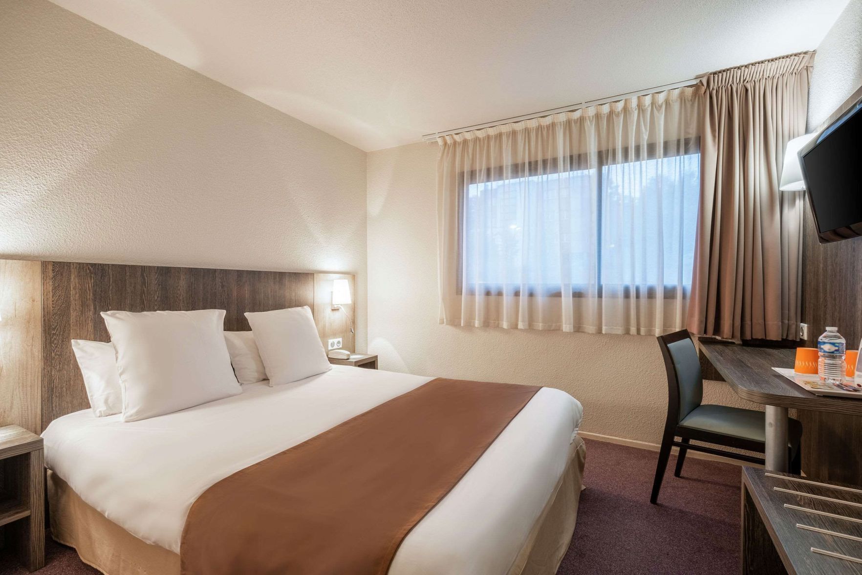Premium bedding, desk, blackout curtains, soundproofing