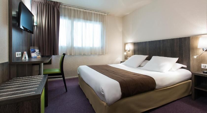 Premium bedding, desk, blackout curtains, soundproofing