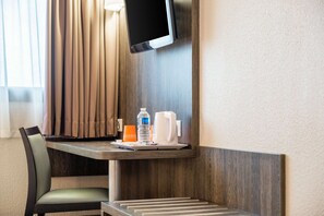 Standard Room, 2 Twin Beds, Non Smoking | Premium bedding, desk, blackout drapes, soundproofing