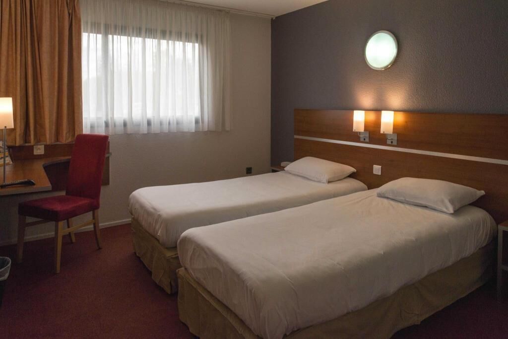 Premium bedding, desk, blackout curtains, soundproofing